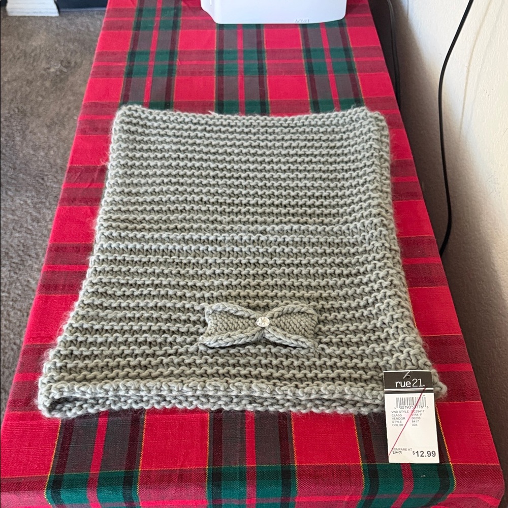 Rue21 Light Gray Knit Scarf with Bow Accent